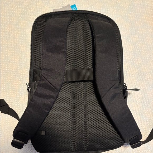 HP Black Backpack - Picture 2 of 11